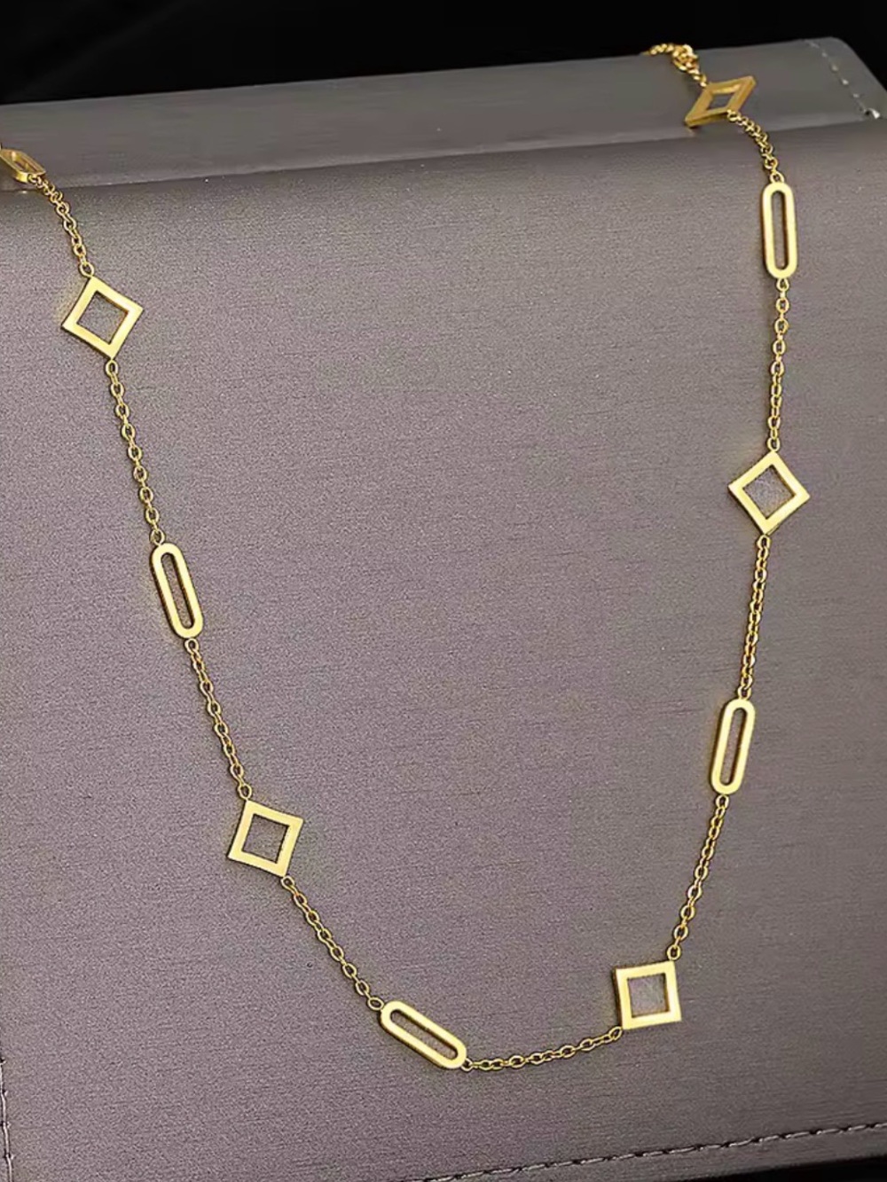 Squa Paper clip Stainless steel Gold plated Geometric  Elegant Women’s necklace